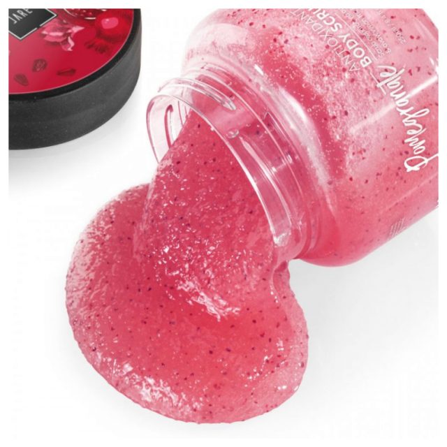 LC - Body Scrubs 250ml Poured pom-800x800
